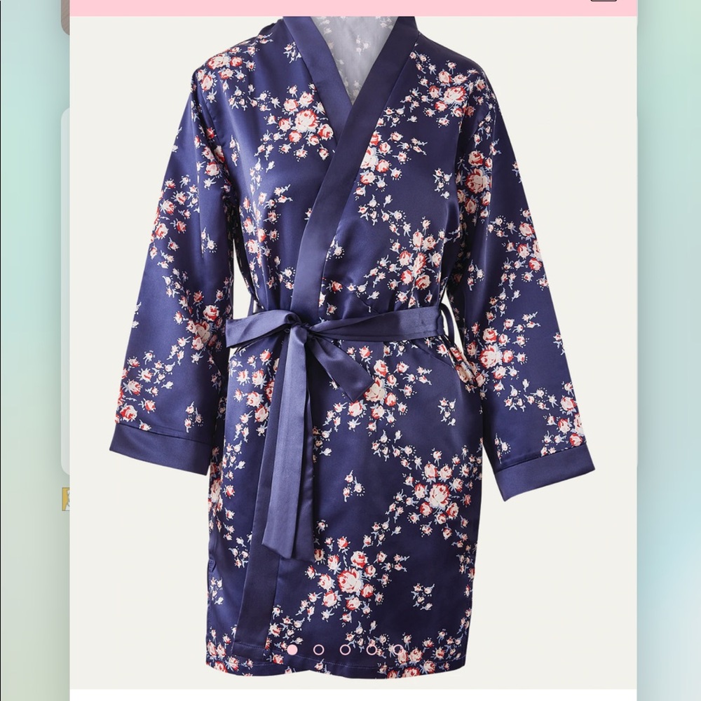 Morgan Lane Robe - Picture 6 of 6